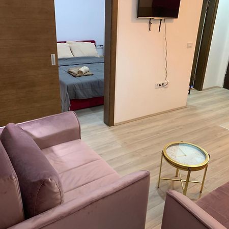 De Lux Nedeljkovic Aparthotel Jagodina Bagian luar foto