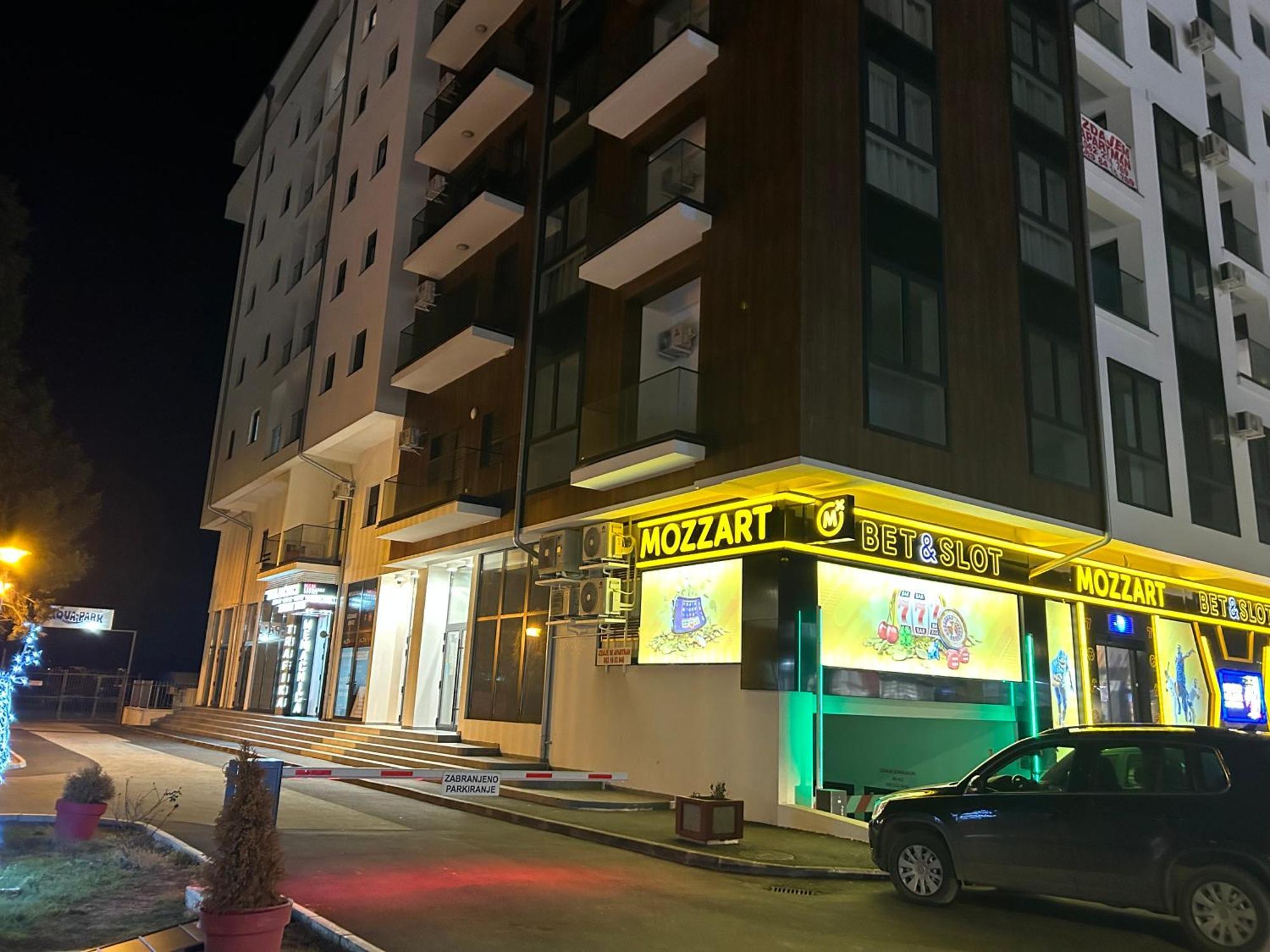 De Lux Nedeljkovic Aparthotel Jagodina Bagian luar foto