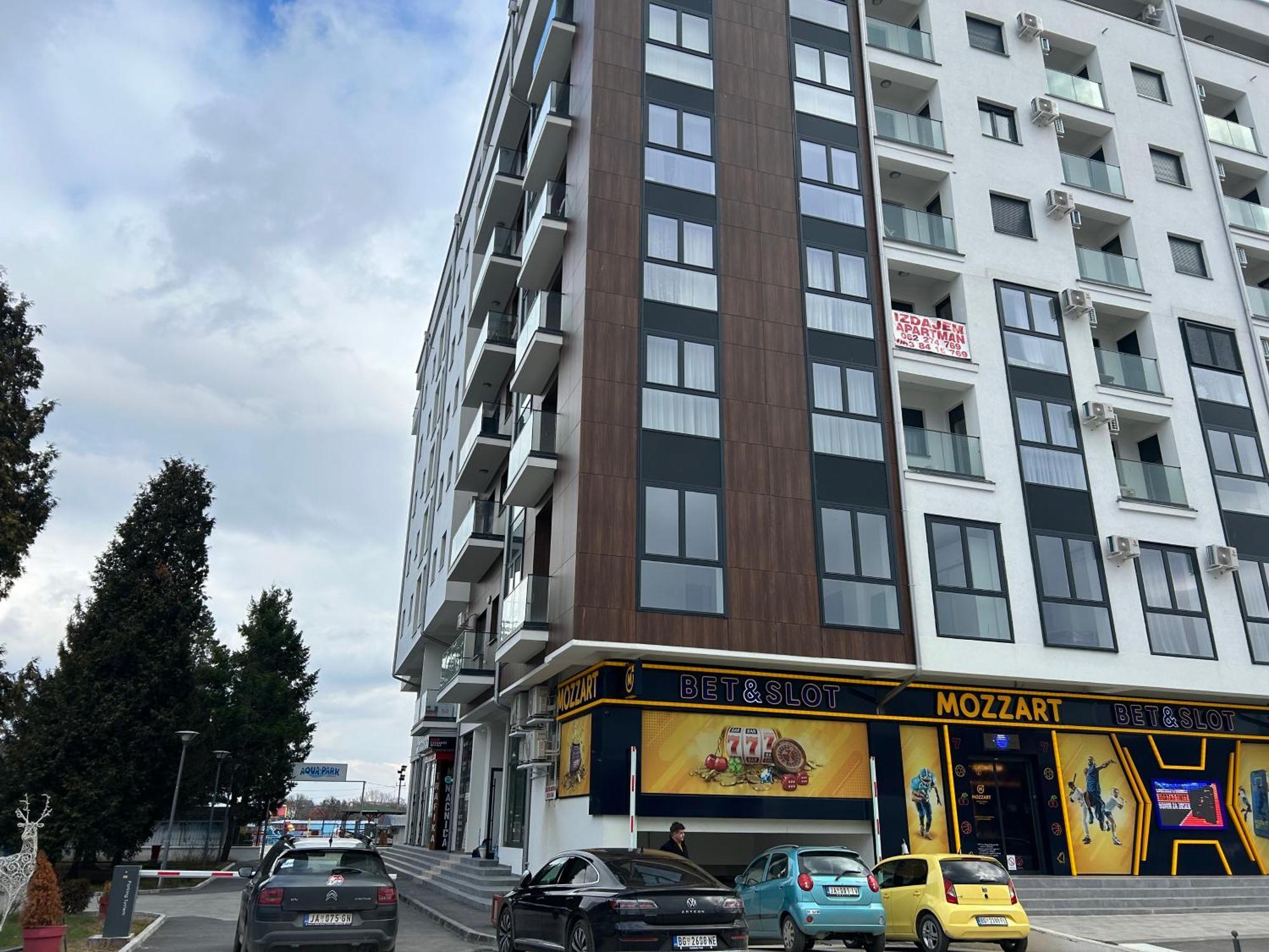 De Lux Nedeljkovic Aparthotel Jagodina Bagian luar foto