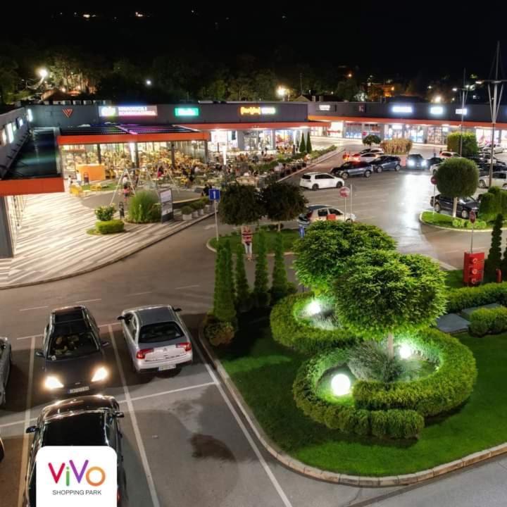 De Lux Nedeljkovic Aparthotel Jagodina Bagian luar foto