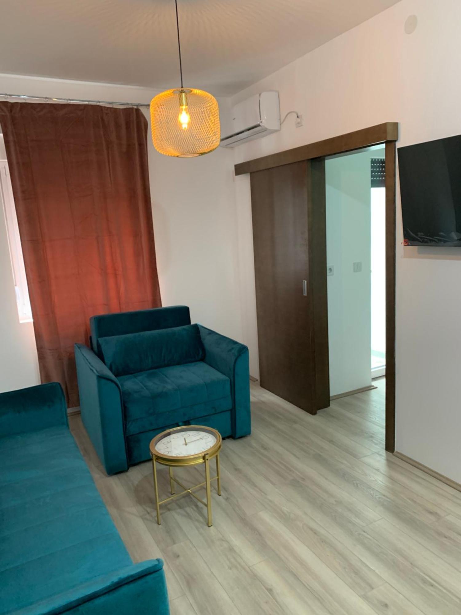 De Lux Nedeljkovic Aparthotel Jagodina Bagian luar foto