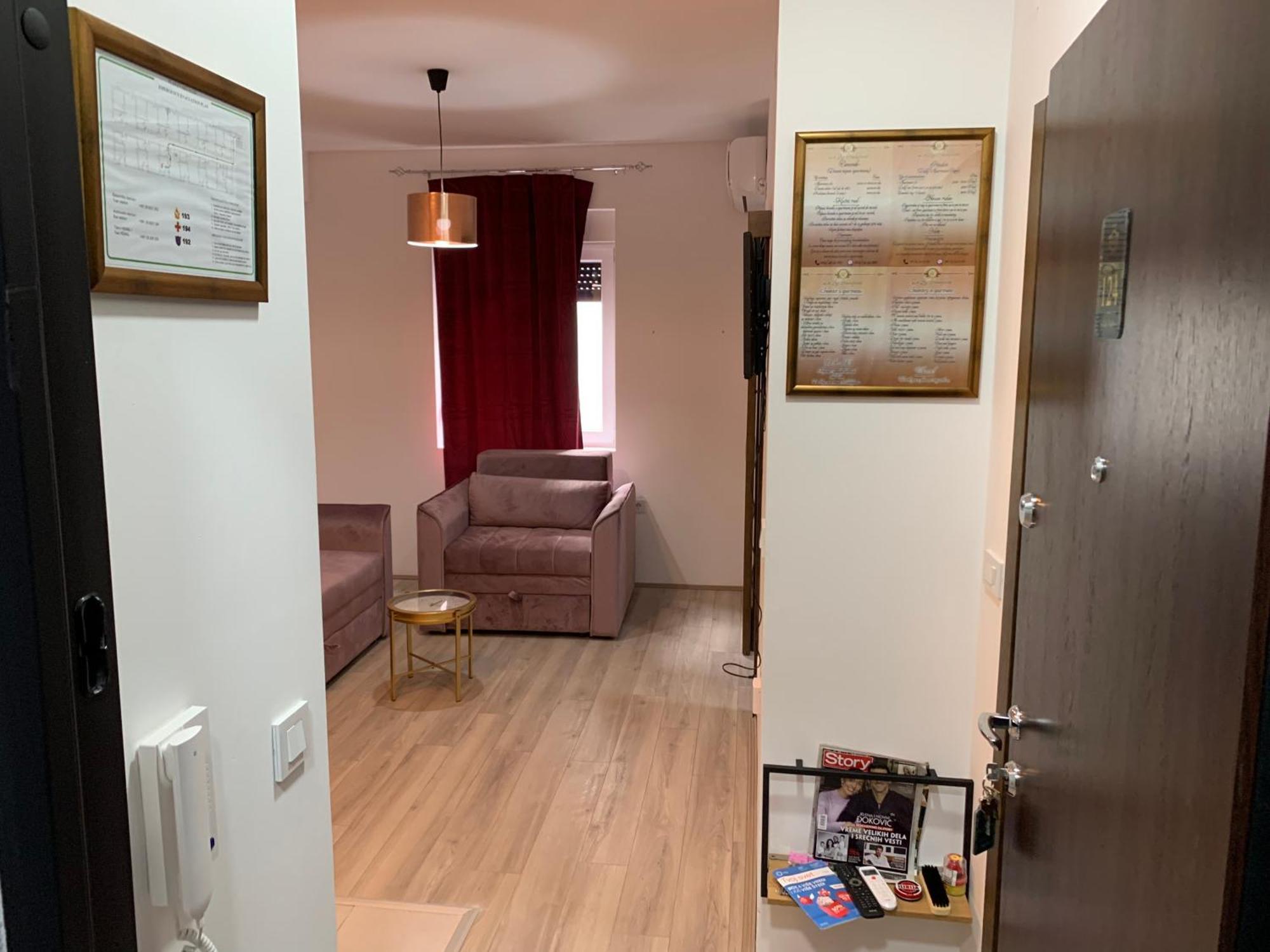 De Lux Nedeljkovic Aparthotel Jagodina Bagian luar foto